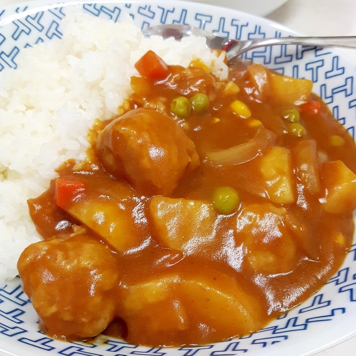 子供が大好き!冷凍ミートボールのボリュームカレー♪